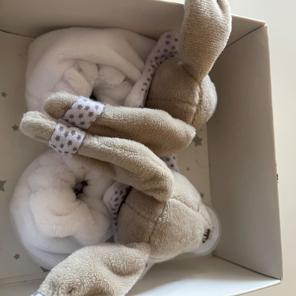 Doudou et Compagnie beige bunny baby booties - Rattle NEW - Picture 10 of 11